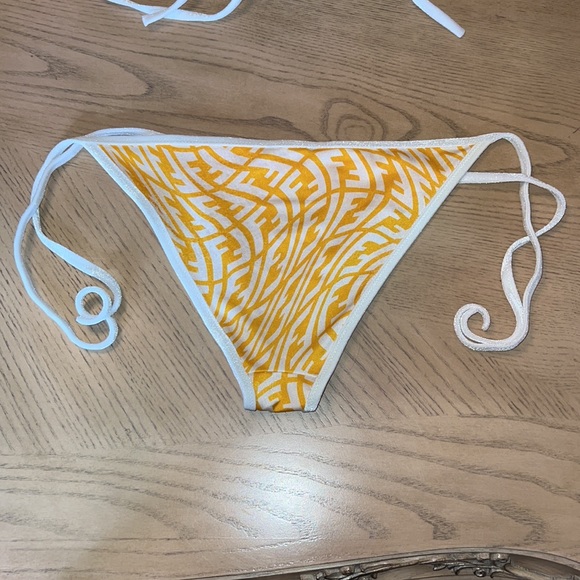 ❤️ Authentic Distorted Fendi Bikini, - Picture 9 of 9